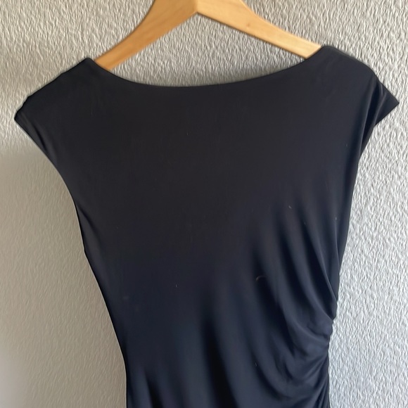 Simple black dress - Picture 3 of 3